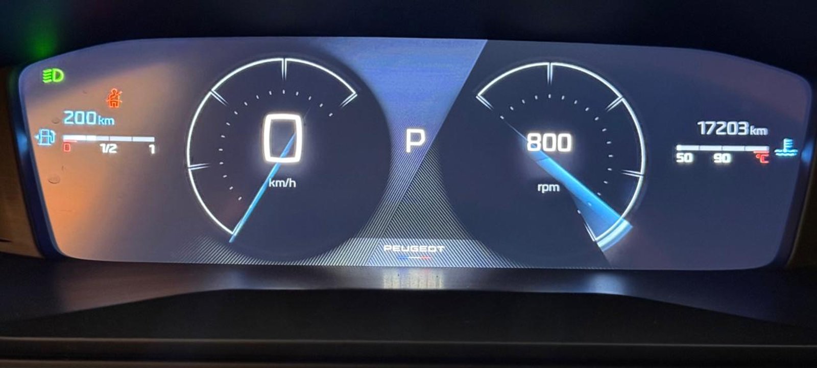 PEUGEOT 2008 ALLURE 130 1.2 AUT 2024 - Imagen 13 de 19