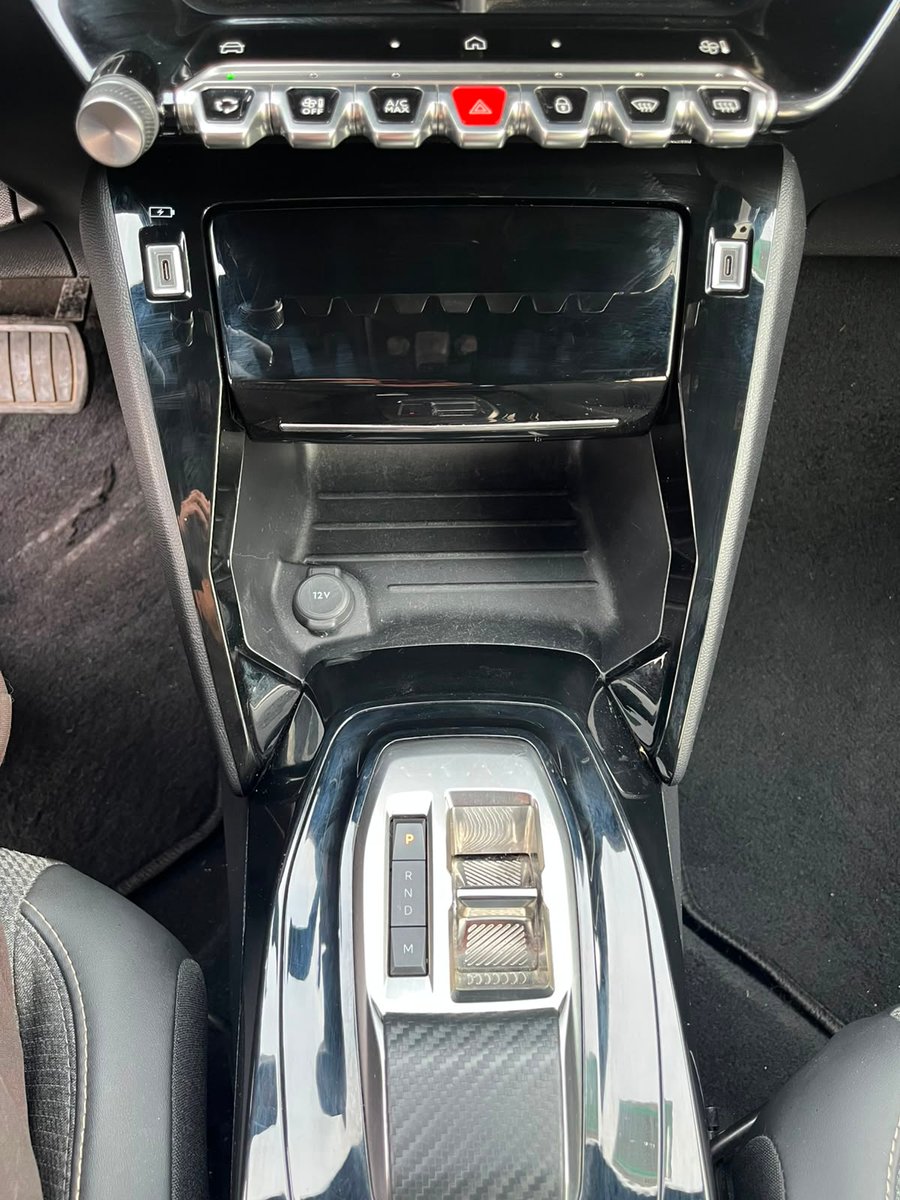 Peugeot 2008 BLUE HDI 130 EAT8 1.5 AUT 2025 - Imagen 15 de 18