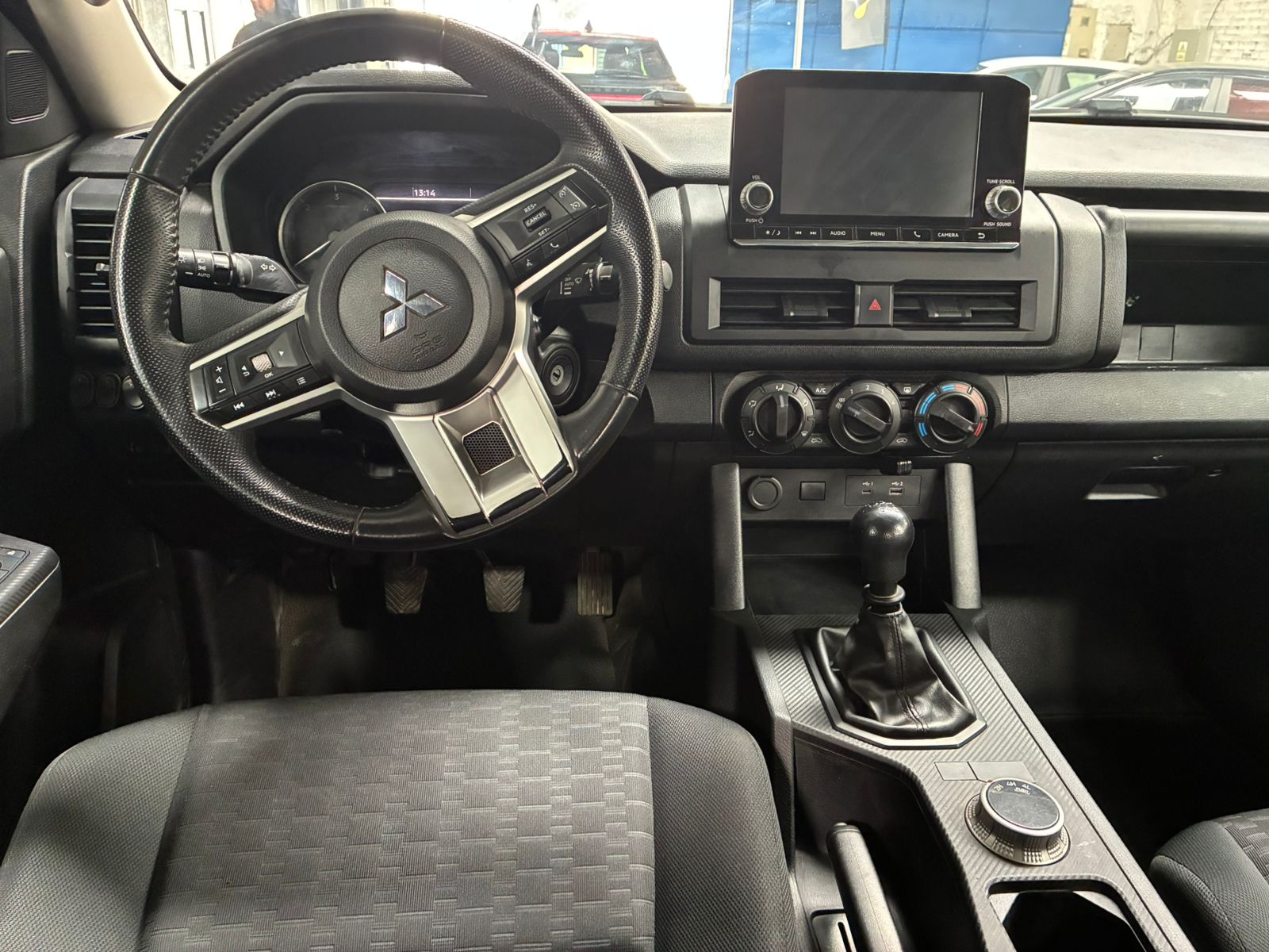 MITSUBISHI L200 KATANA XRT 4X4 2.4 2024 - Imagen 7 de 11
