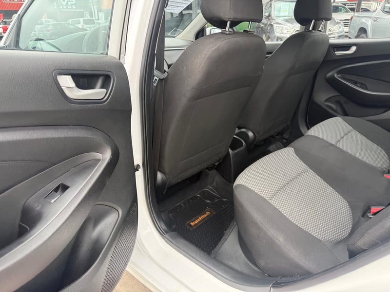 Hyundai VERNA CB 1.4 2020 - Imagen 18 de 20