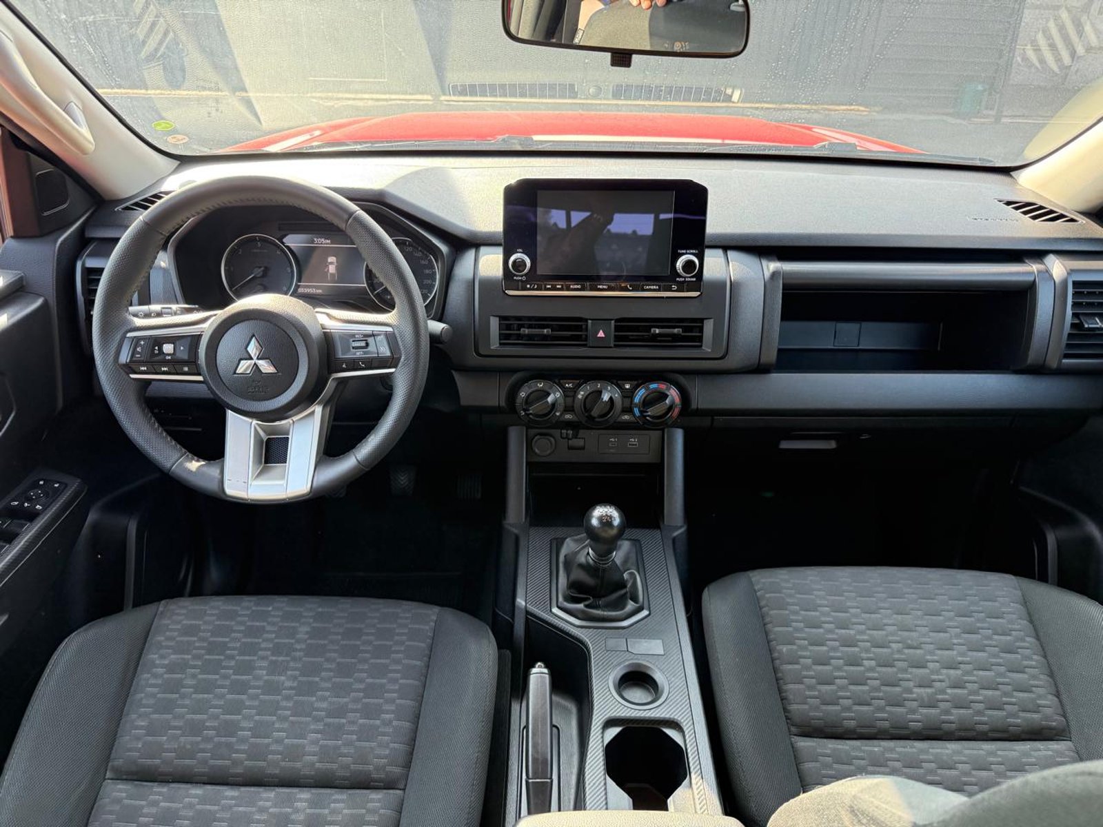 Mitsubishi L200 KATANA XR 2.4 2025 - Imagen 13 de 20