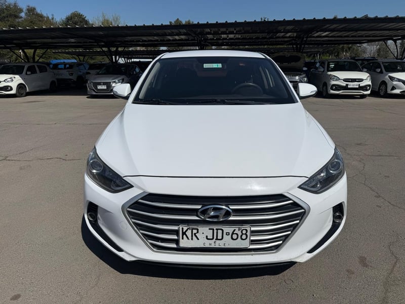 Hyundai ELANTRA AD 1.6 2018 - Imagen 8 de 20