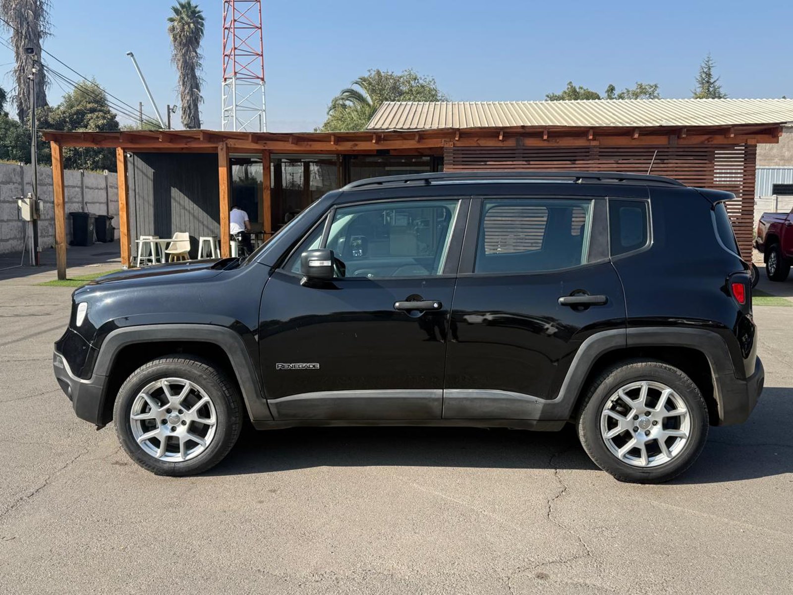 Jeep RENEGADE SPORT 1.8 2021 - Foto 2 de 20