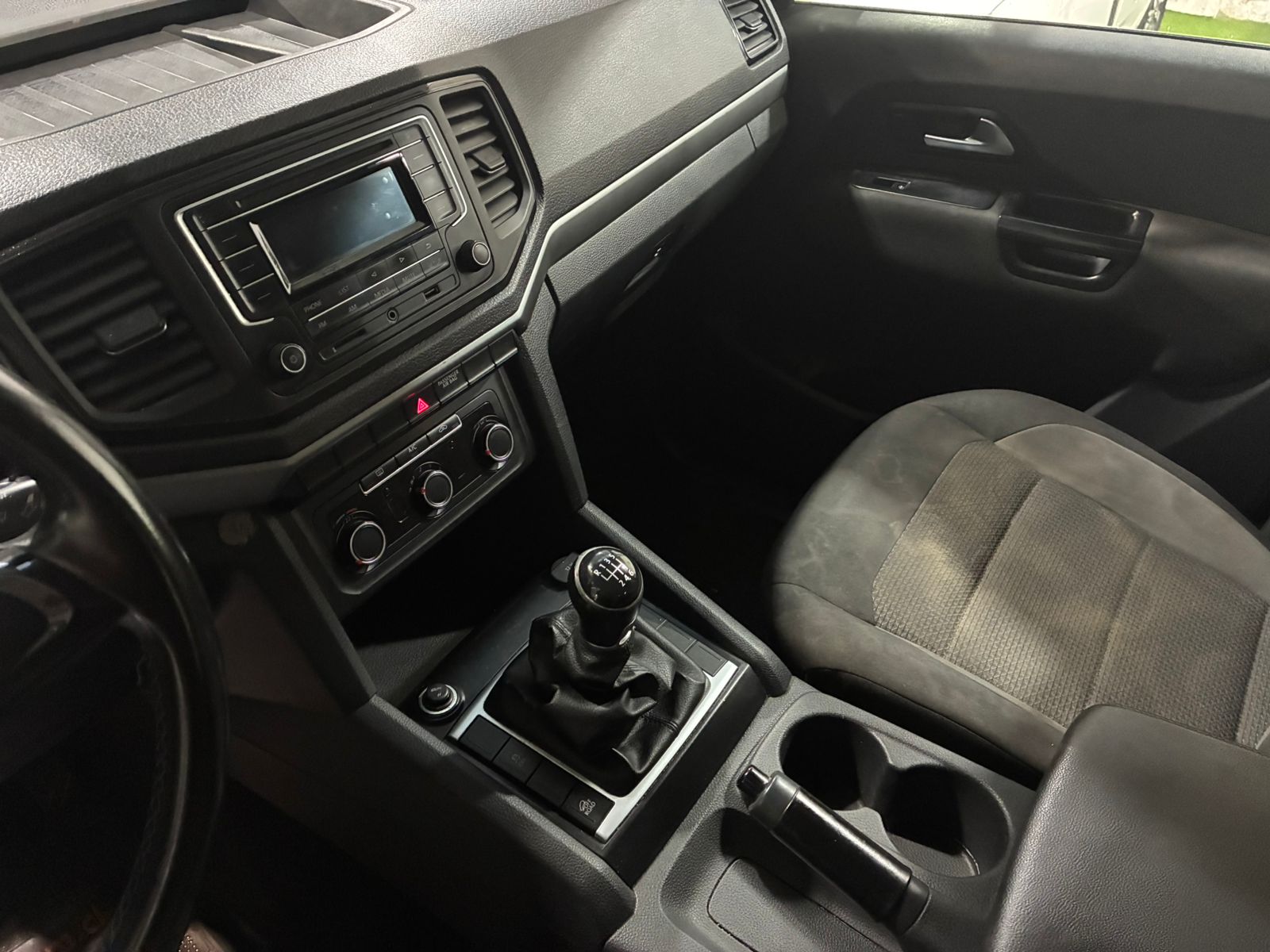VOLKSWAGEN AMAROK TRENDLINE 4X2 2019 - Imagen 9 de 11