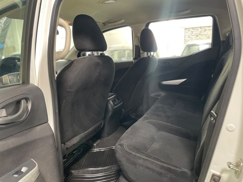 Nissan NP300 DCAB 2.3 2018 - Imagen 9 de 9