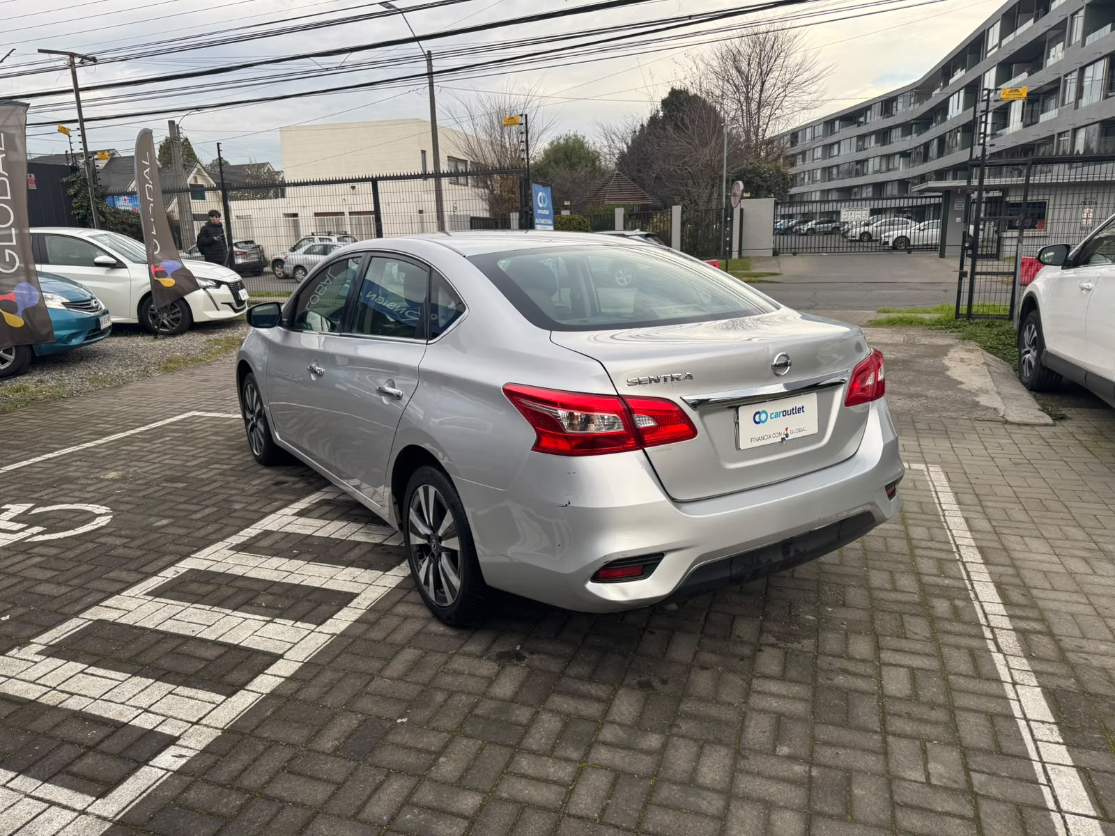 Nissan SENTRA 1.8 AT 2019 - Foto 2 de 11