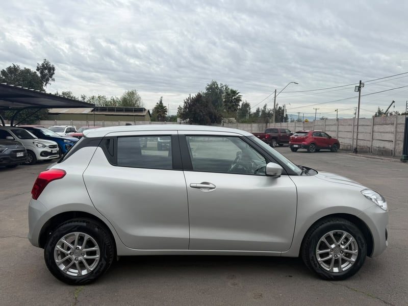 Suzuki SWIFT GL SPORT HB 1.2 2023 - Imagen 6 de 20