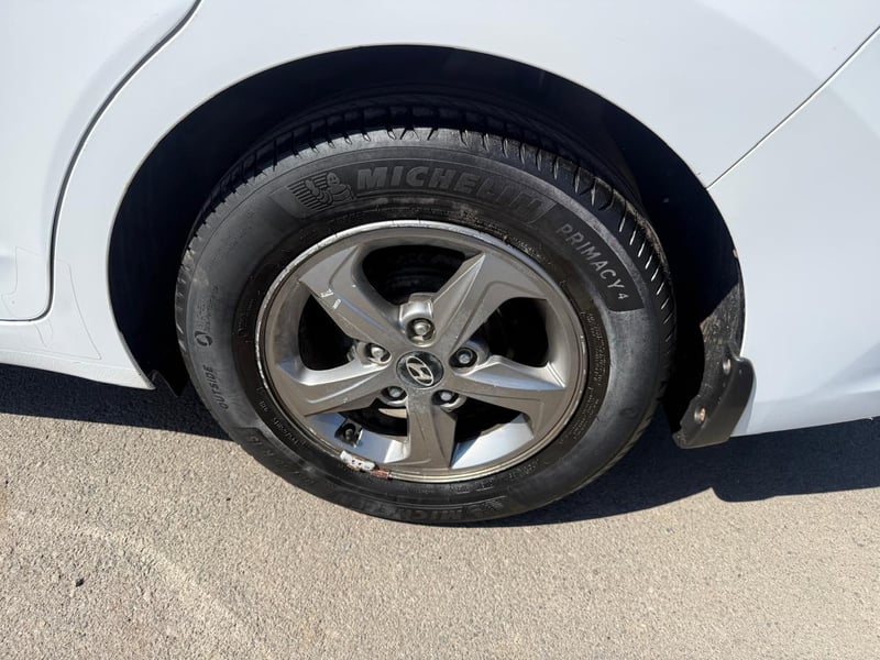 Hyundai ELANTRA AD 1.6 2018 - Imagen 19 de 20