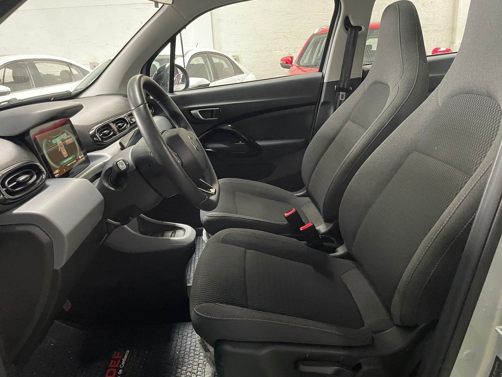 LEAPMOTOR T03 LUXURY 2024 - Imagen 11 de 15
