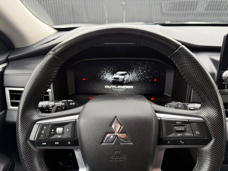 Mitsubishi OUTLANDER GLS 4X4 2.5 AT 2024 - Imagen 14 de 20
