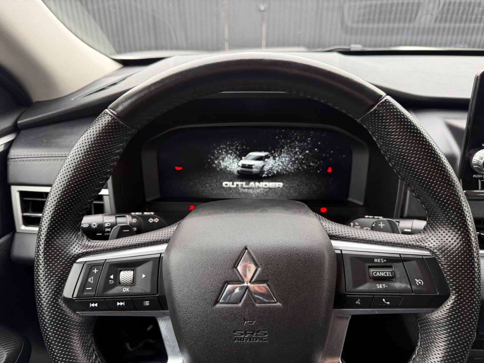 Mitsubishi OUTLANDER GLS 4X4 2.5 AT 2024 - Imagen 14 de 20