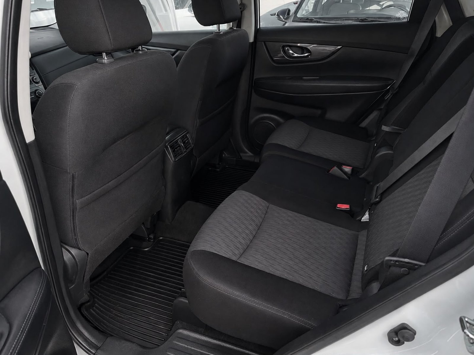 NISSAN X TRAIL T32 CVT 2.5 AUT 2022 - Imagen 16 de 18