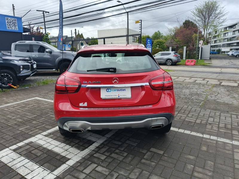 Mercedes-Benz GLA 200 HB 1.6 2020 - Imagen 3 de 11
