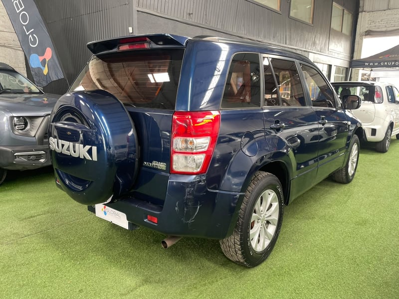 Suzuki GRAND NOMADE GLX 2.4 2015 - Imagen 4 de 13