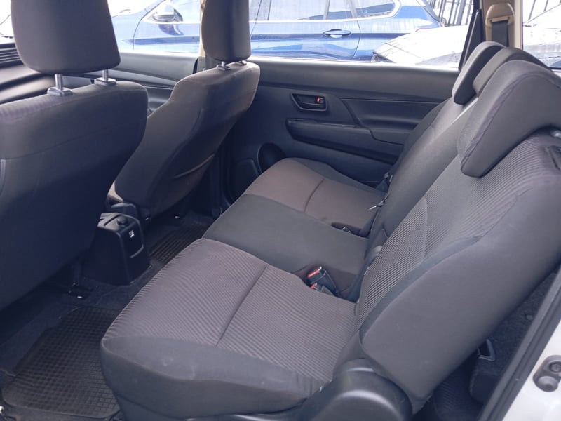 Suzuki ERTIGA GLX 1.5 2022 - Imagen 8 de 14