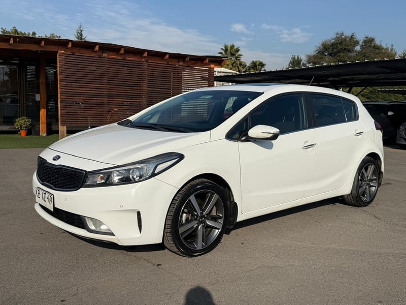 Kia CERATO 5 EX 1.6L 6MT S. PACK 2018