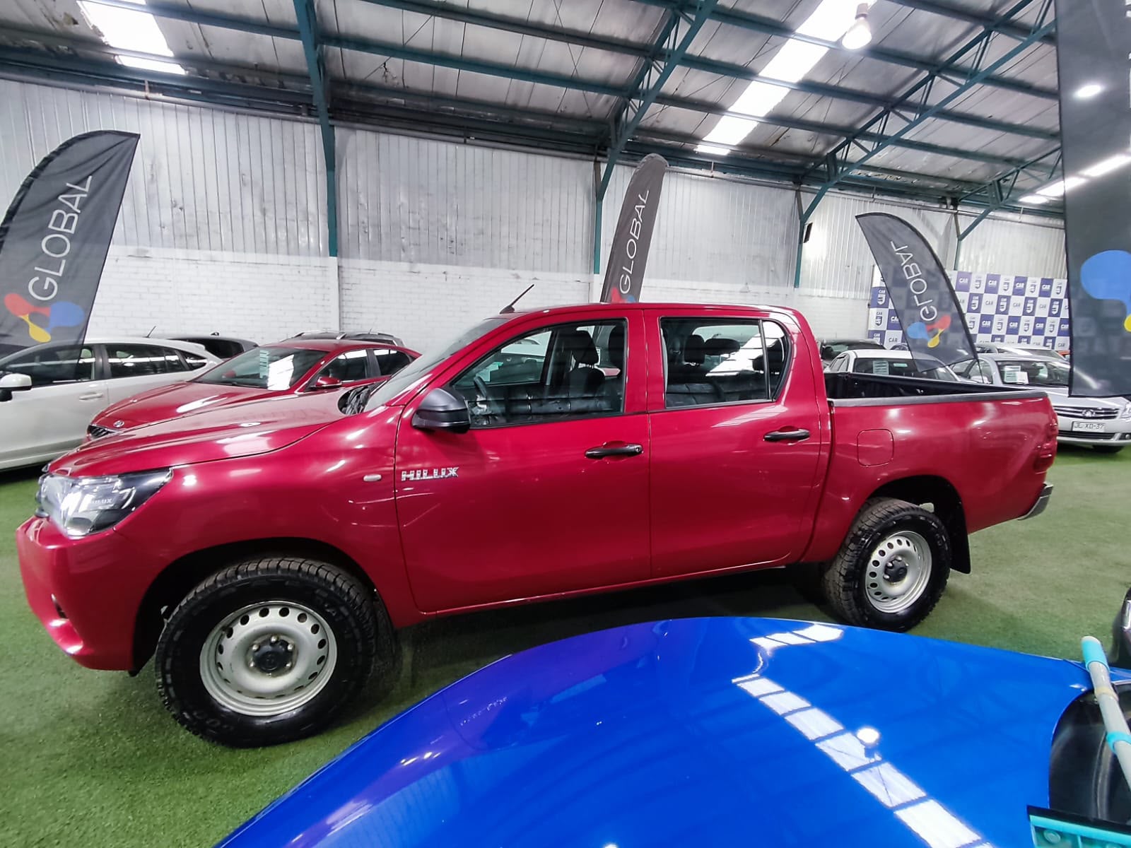 Toyota HI LUX DCAB MT 4X4 2.4 2024 - Foto 2 de 14