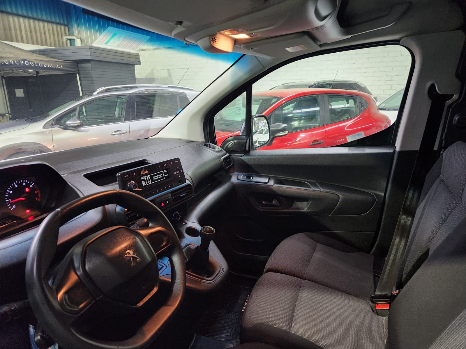 Peugeot PARTNER HDI 1.6 2022 - Imagen 8 de 10