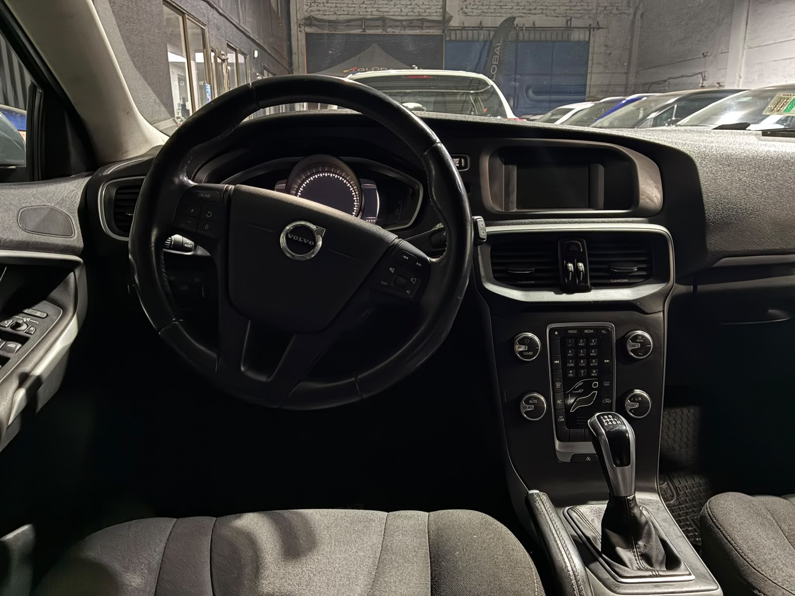 Volvo V40 D2 COMFORT 2.0 2018 - Imagen 8 de 11