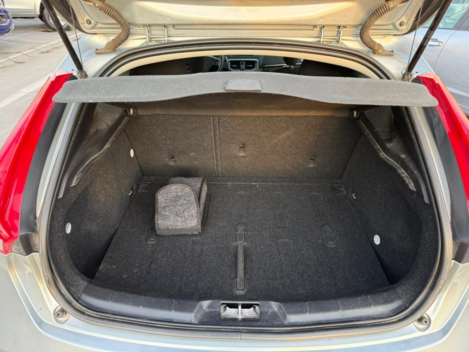 Volvo V40 T4 COMFORT 2016 - Imagen 18 de 18