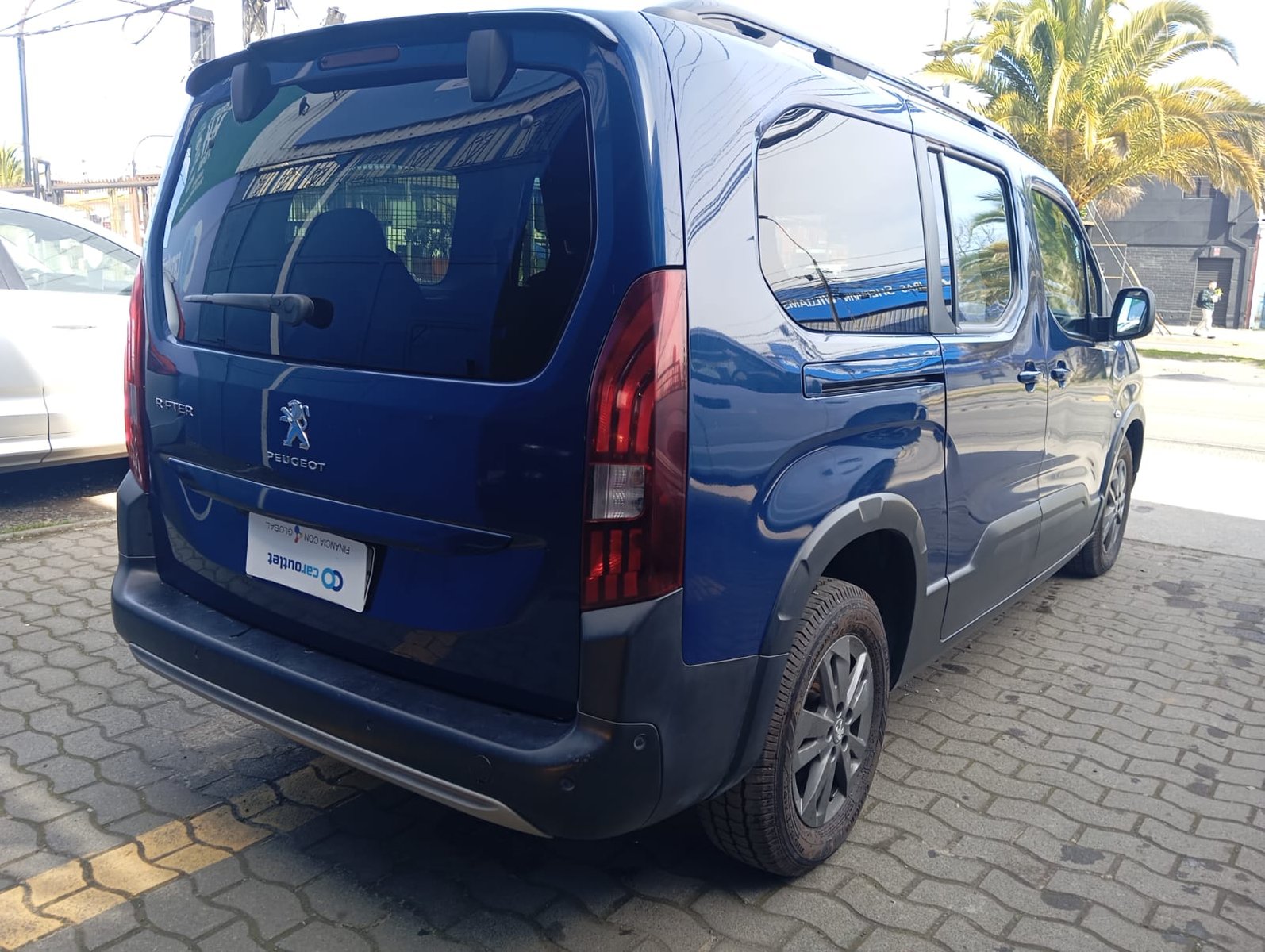 Peugeot RIFTER PURETECH 130 1.2 AUT 2023 - Imagen 4 de 13