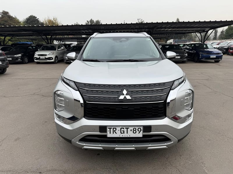Mitsubishi OUTLANDER GLS 4X4 2.5 AT 2024 - Imagen 8 de 20