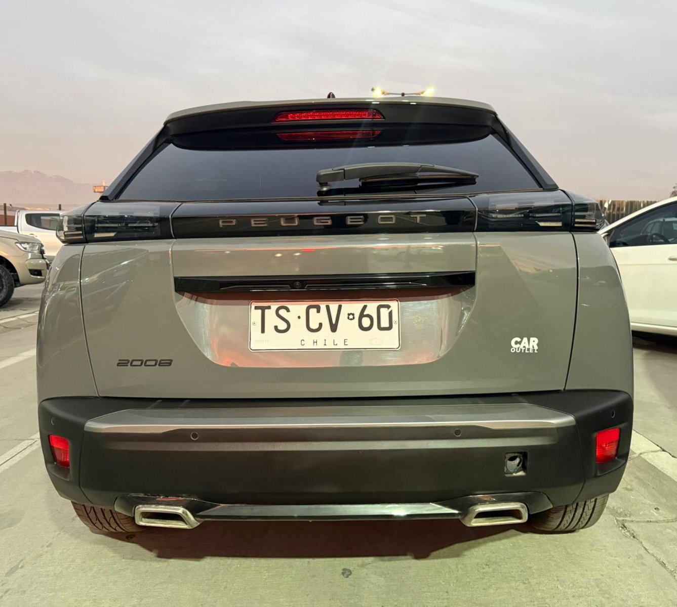 PEUGEOT 2008 ALLURE 130 1.2 AUT 2024 - Foto 4 de 19