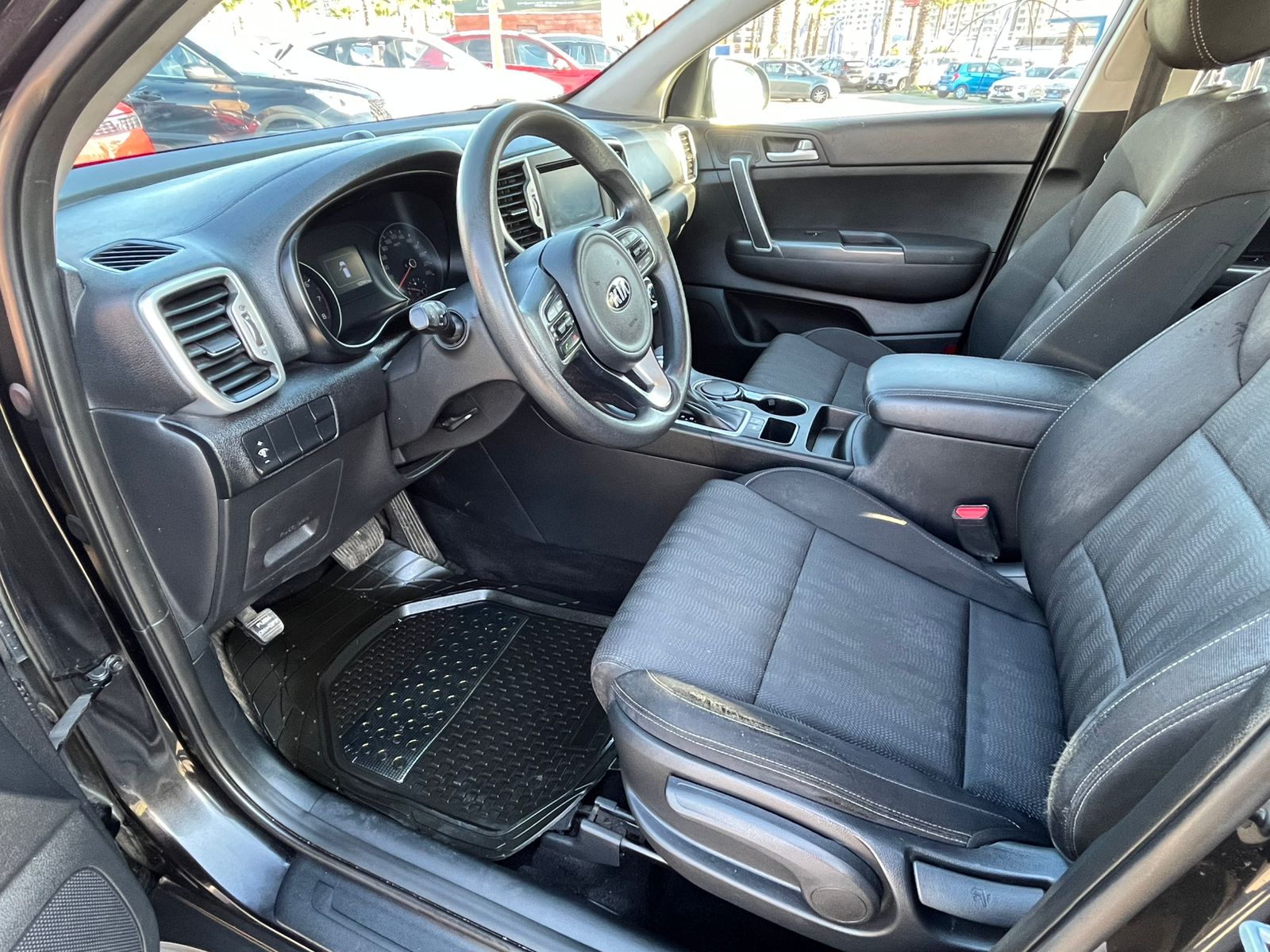 Kia SPORTAGE LX 2.0 2018 - Imagen 9 de 19