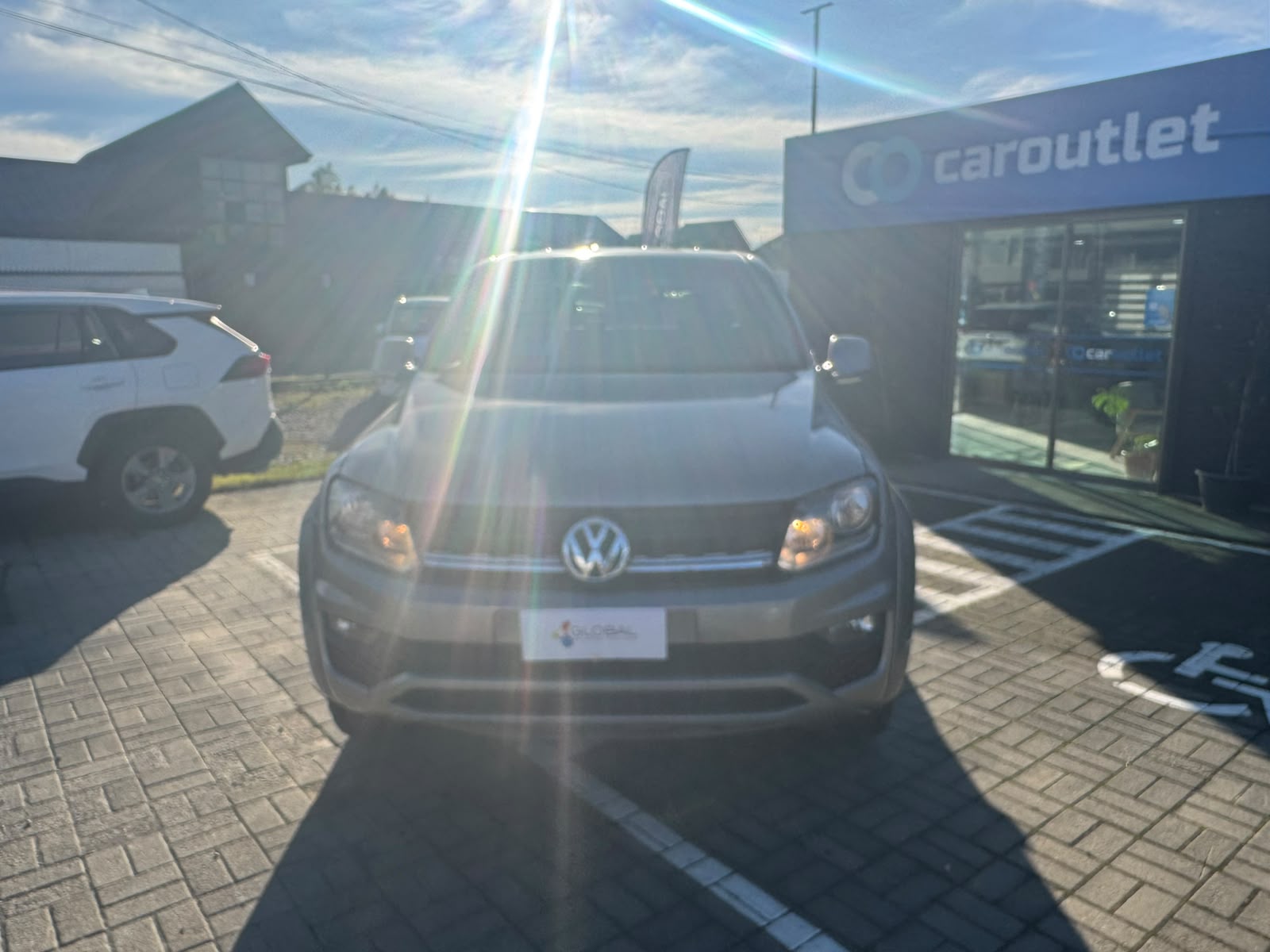 Volkswagen AMAROK COMFORTLINE 4X4 2.0 AUT 2023 - Imagen 6 de 11