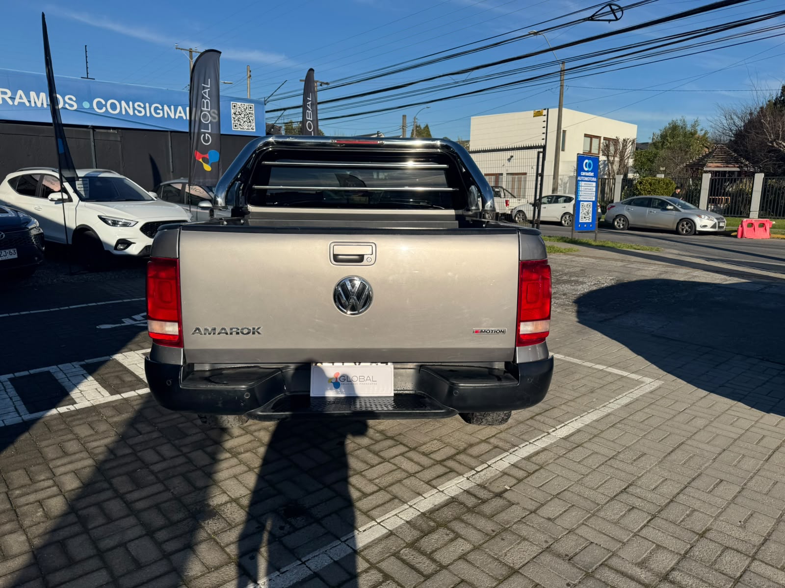 Volkswagen AMAROK COMFORTLINE 4X4 2.0 AUT 2023 - Imagen 3 de 11