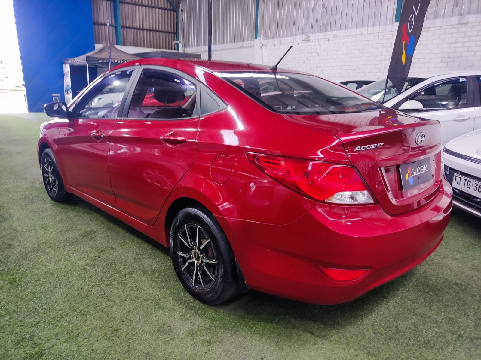 Hyundai ACCENT GL 1.4 2019 - Foto 2 de 11