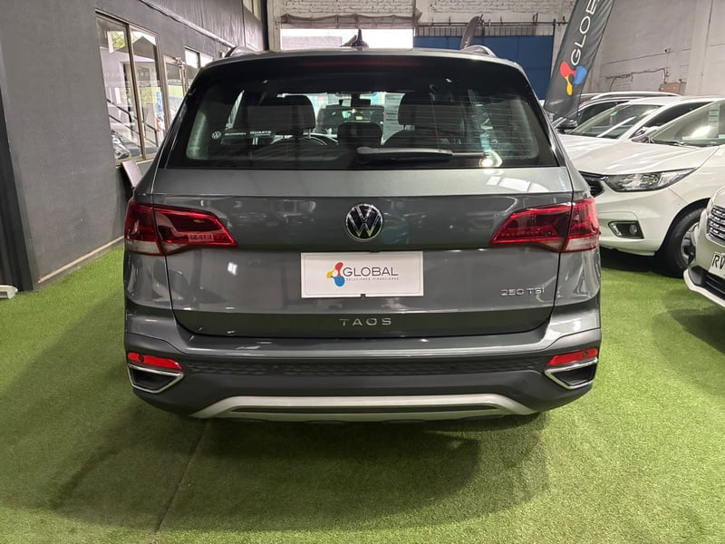 Volkswagen TAOS TSI 1.4 AT 2023 - Imagen 3 de 12