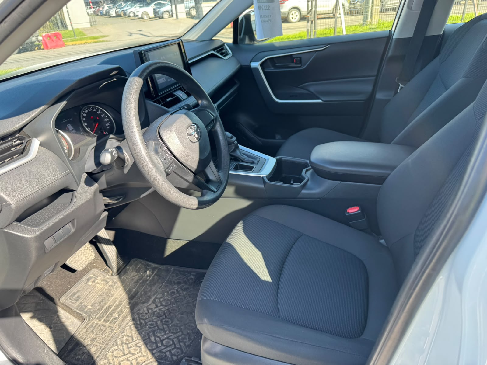 Toyota RAV4 4X2 2.0 AUT 2024 - Imagen 8 de 10