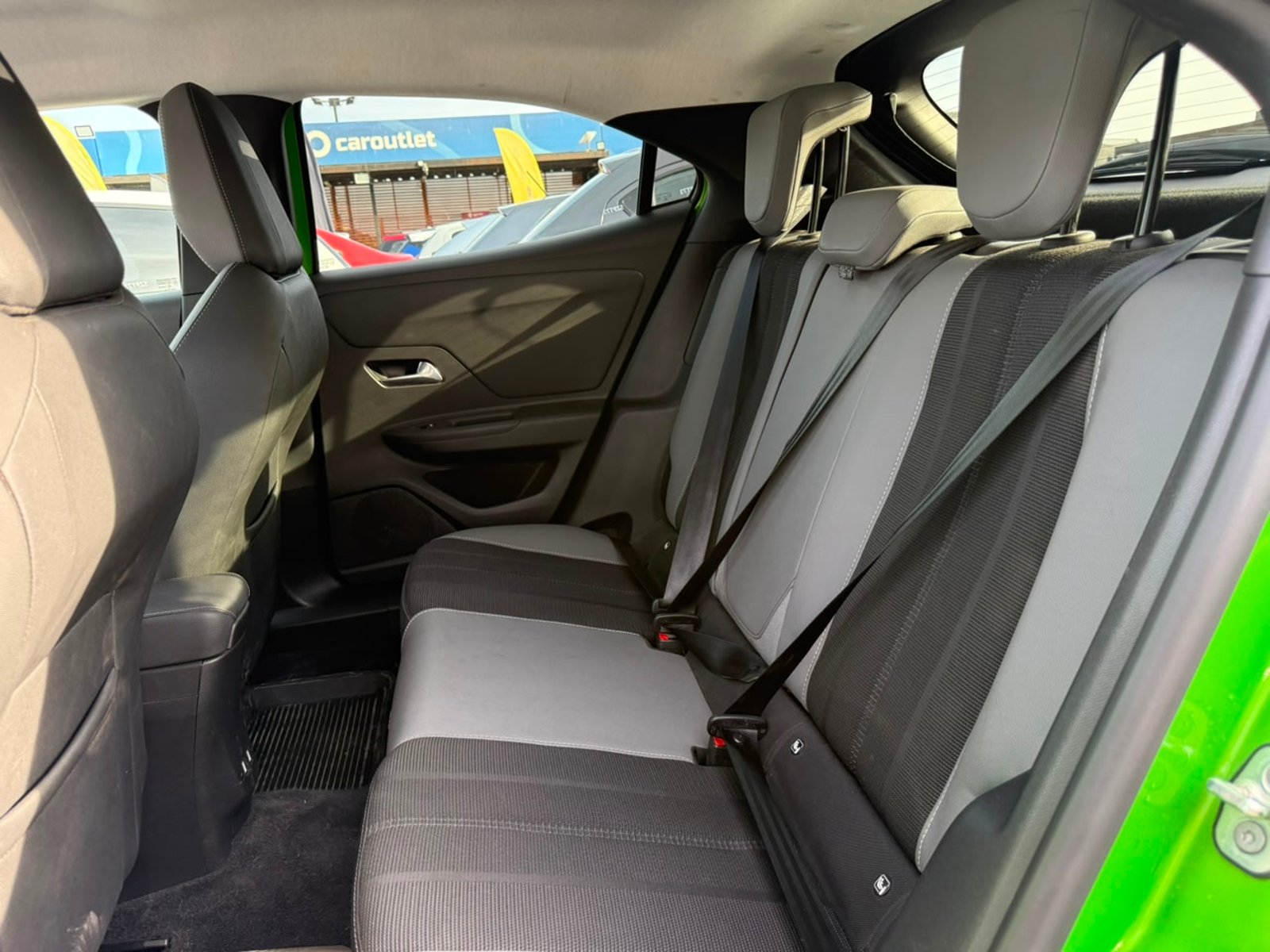 Opel MOKKA 1.2T 2023 - Imagen 16 de 18
