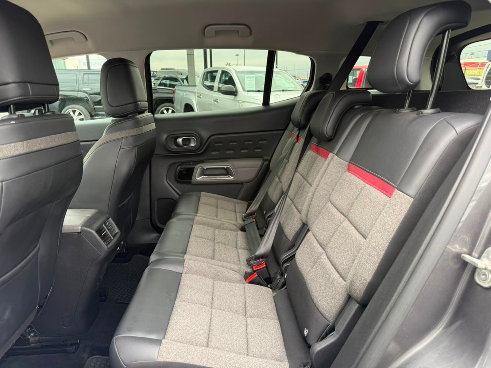 Citroën C5 AIRCROSS HDI 130 CVA6 1.5 AUT 2022 - Imagen 16 de 19