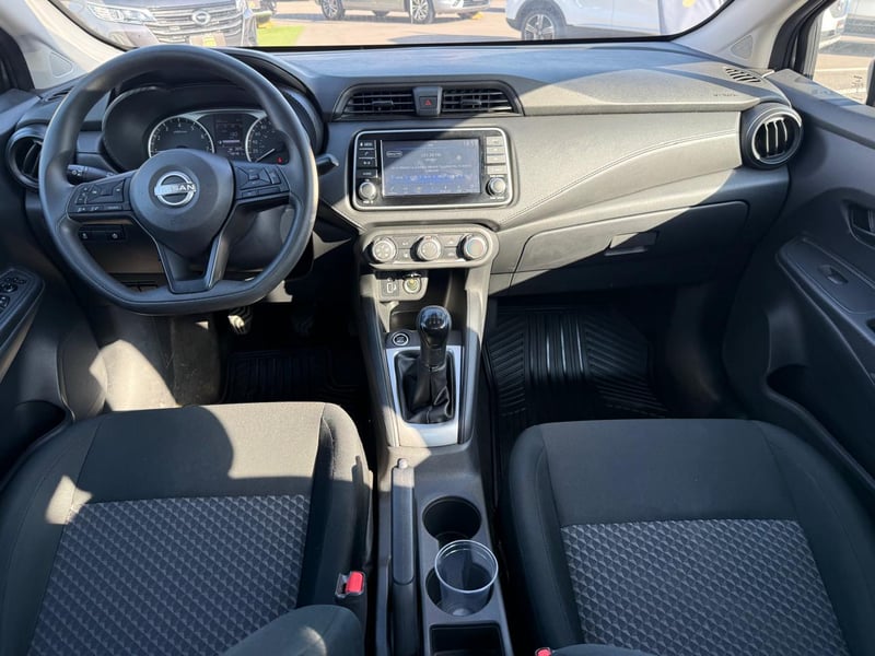 Nissan VERSA SENCE 1.6 2024 - Imagen 12 de 19