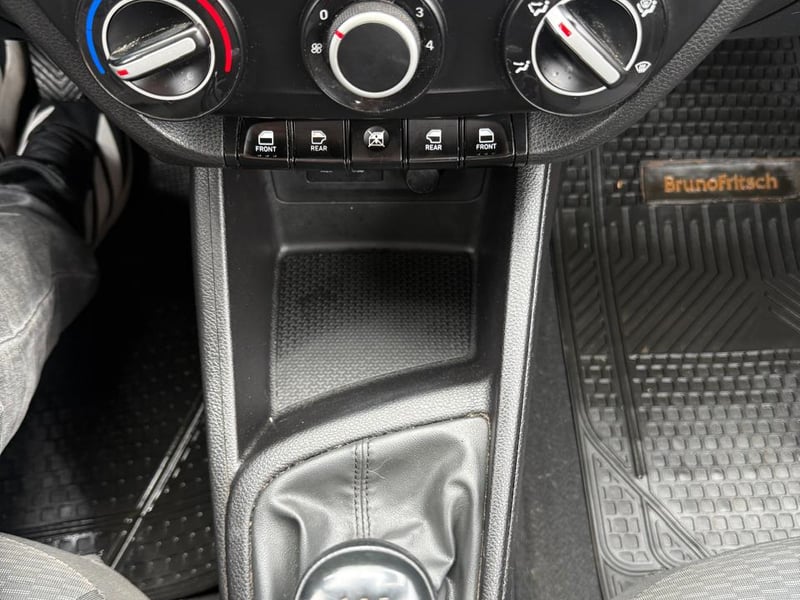 Hyundai VERNA CB 1.4 2020 - Imagen 17 de 20
