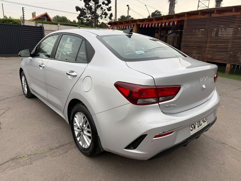 Kia RIO 4 6MT 1.4 2023 - Imagen 3 de 20