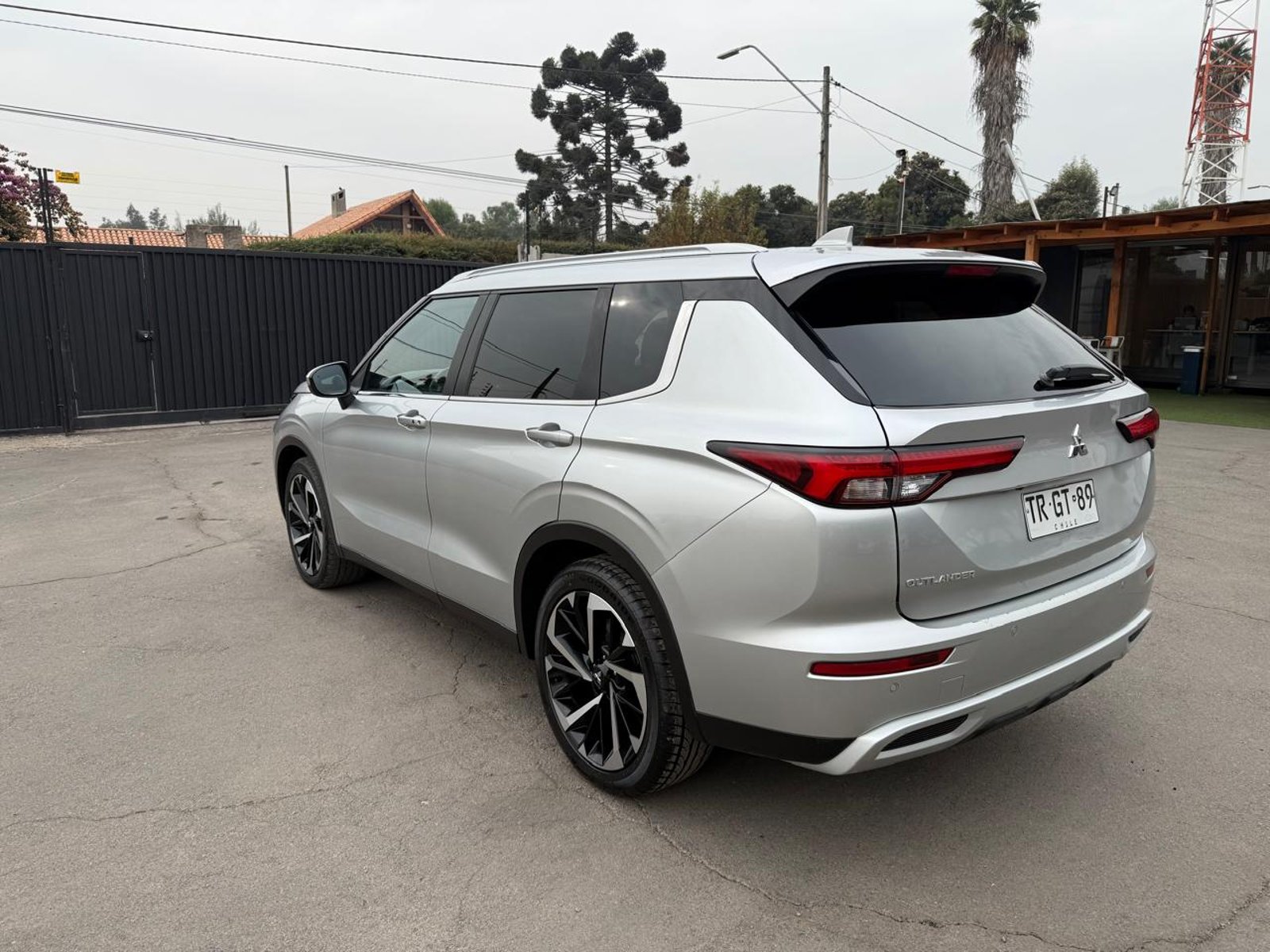 Mitsubishi OUTLANDER GLS 4X4 2.5 AT 2024 - Foto 3 de 20