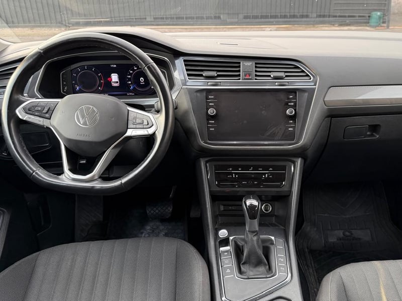 Volkswagen TIGUAN 1.4 AT 2023 - Imagen 12 de 20