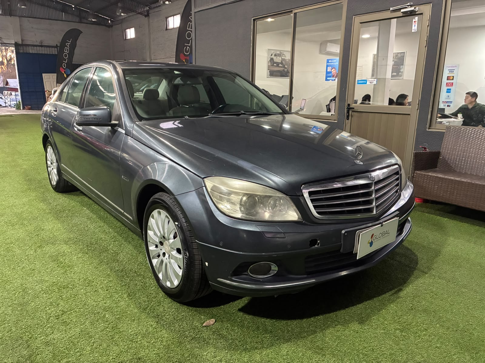 Mercedes-Benz C200 CGI 2010 - Foto 5 de 12