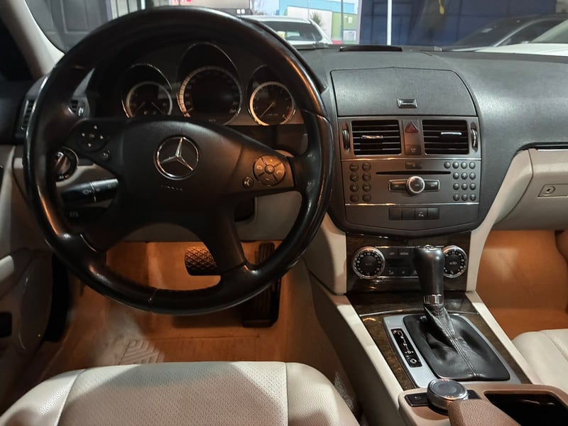 Mercedes-Benz C200 CGI 2010 - Imagen 9 de 12