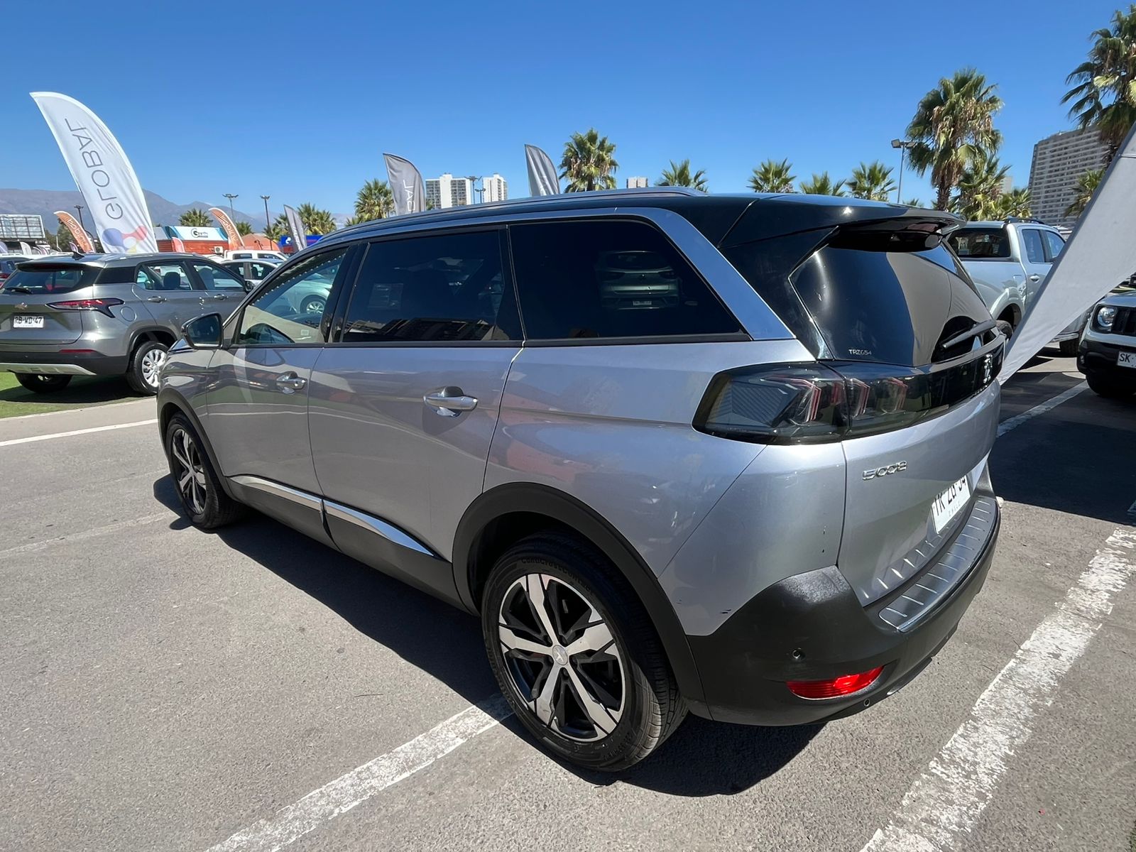 Peugeot 5008 BLUEHDI 130 1.5 AUT 2024 - Foto 3 de 20