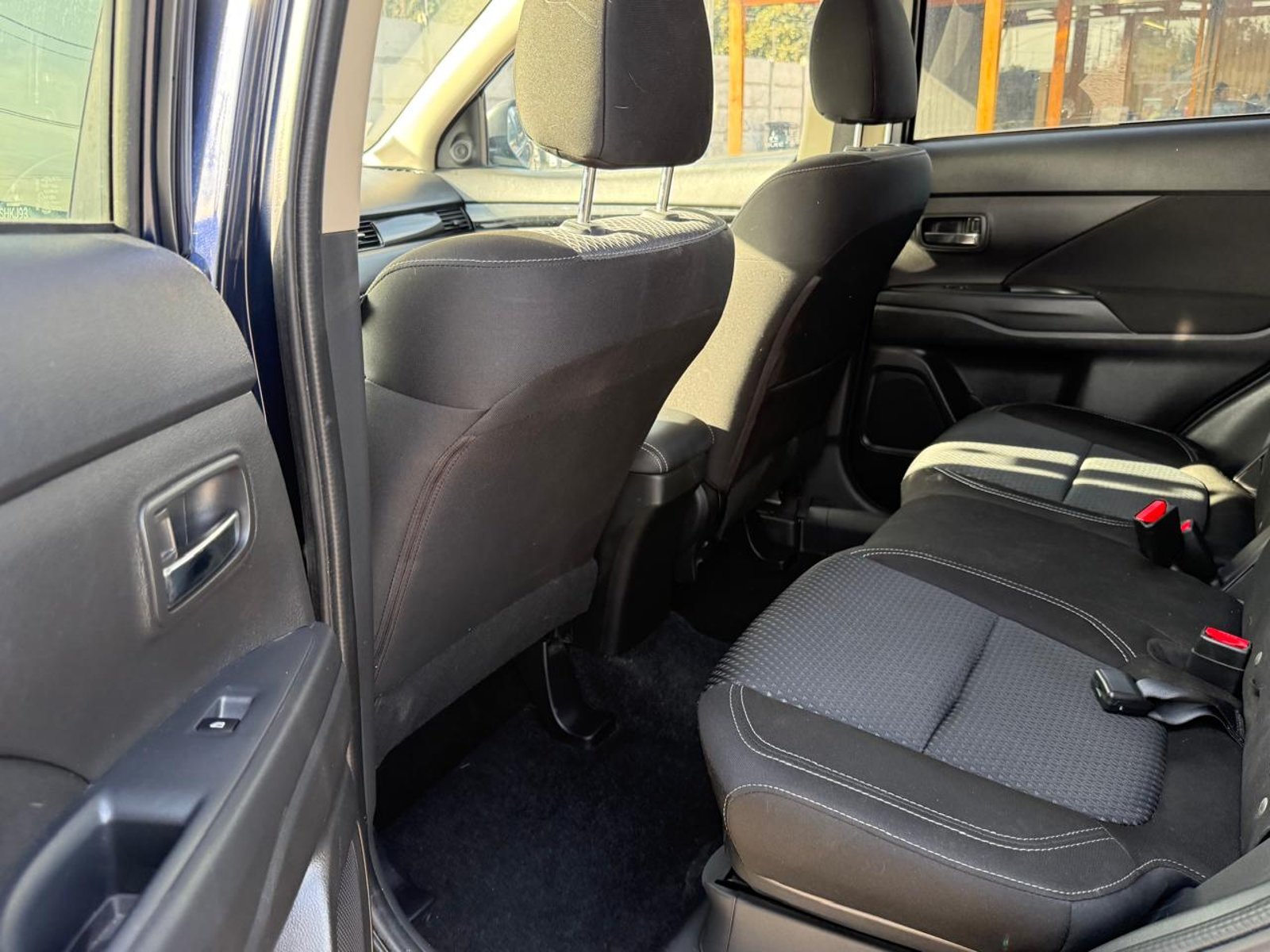 Mitsubishi OUTLANDER 2.0 2023 - Imagen 18 de 20