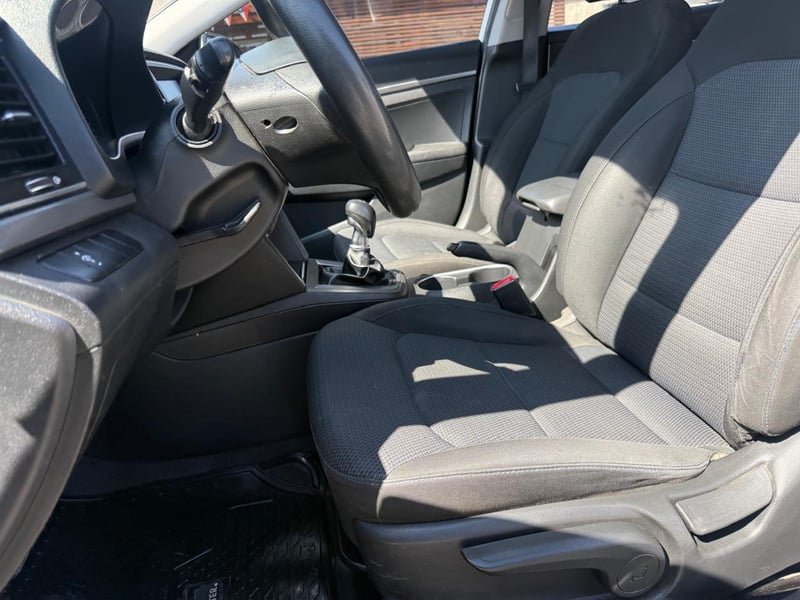 Hyundai ELANTRA AD 1.6 2018 - Imagen 10 de 20