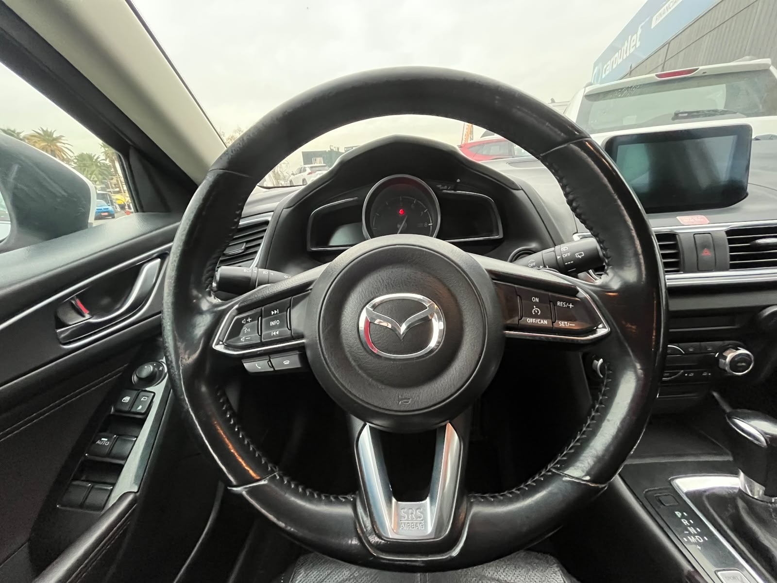 Mazda 3 HATCH BACK 2.0 AUT 2018 - Imagen 12 de 18