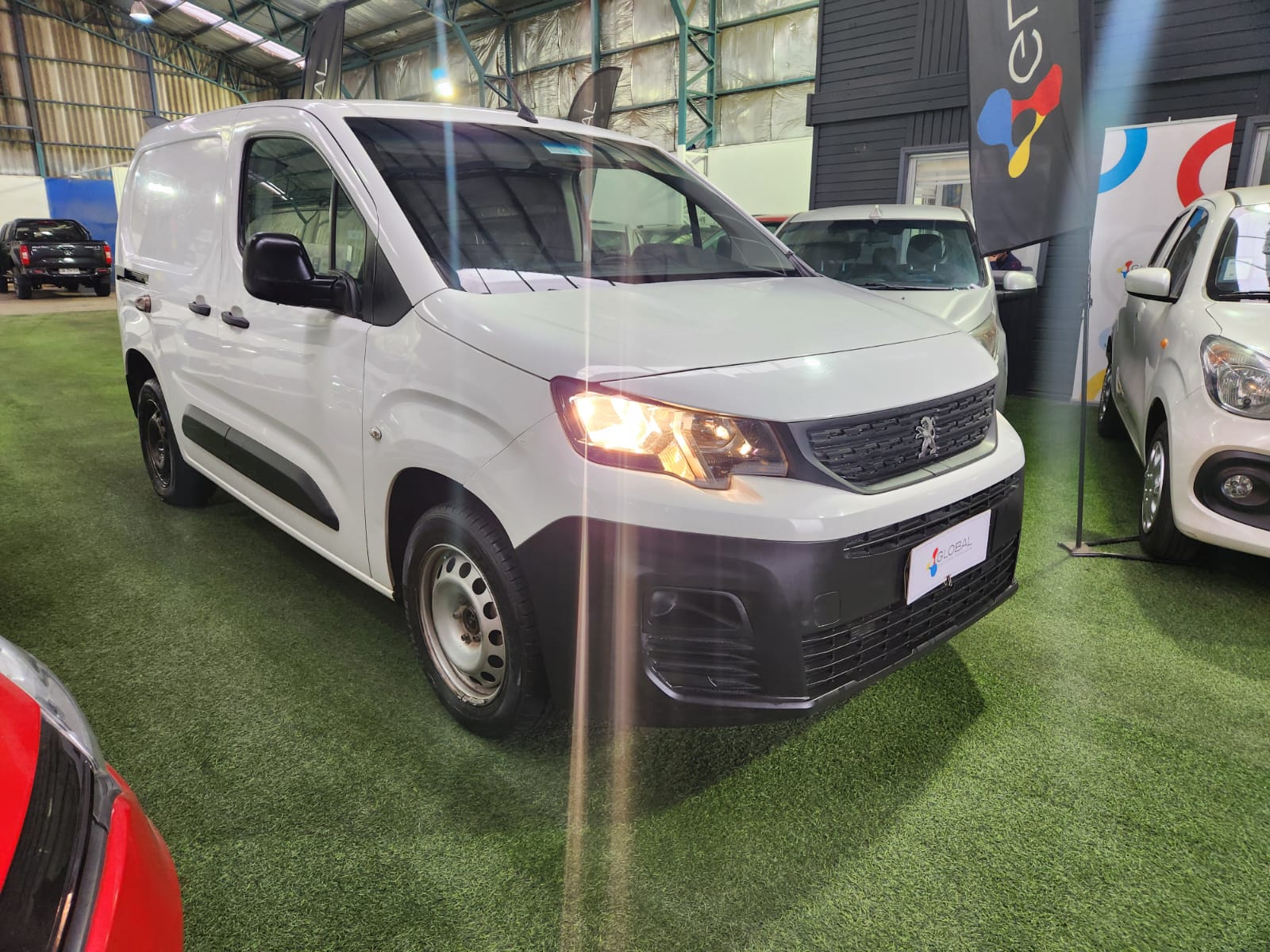 Peugeot PARTNER HDI 1.6 2022 - Foto 5 de 10