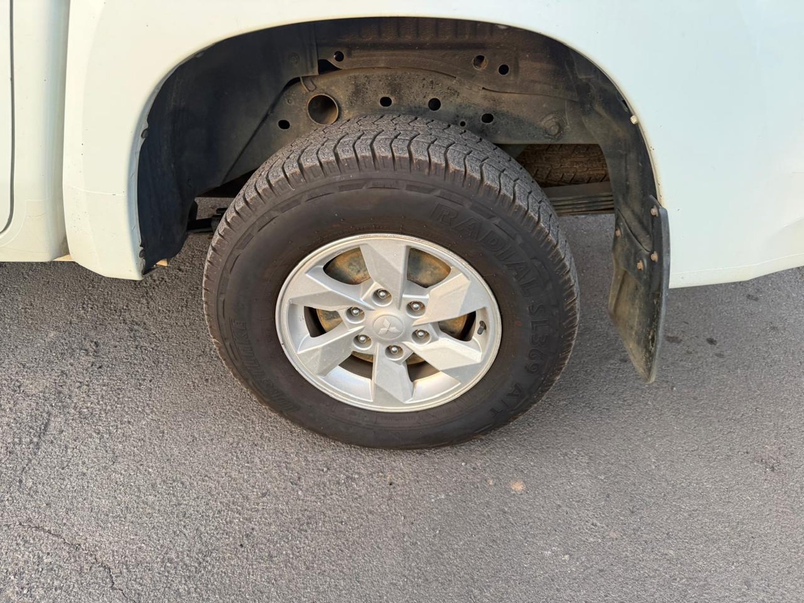 MITSUBISHI L200 D/C TD KATANA CRT 4X4 2022 - Imagen 19 de 20