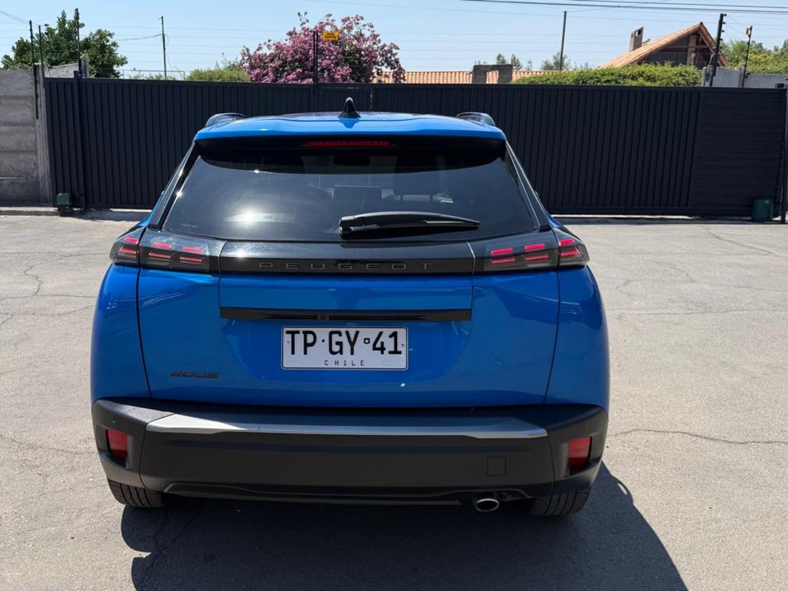 Peugeot 2008 BLUE HDI 130 EAT8 1.5 AUT 2024 - Foto 4 de 20