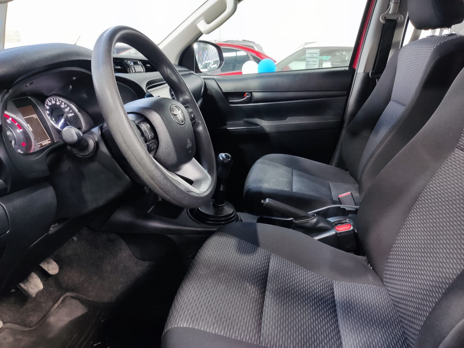 Toyota HI LUX DCAB MT 4X4 2.4 2024 - Imagen 10 de 14